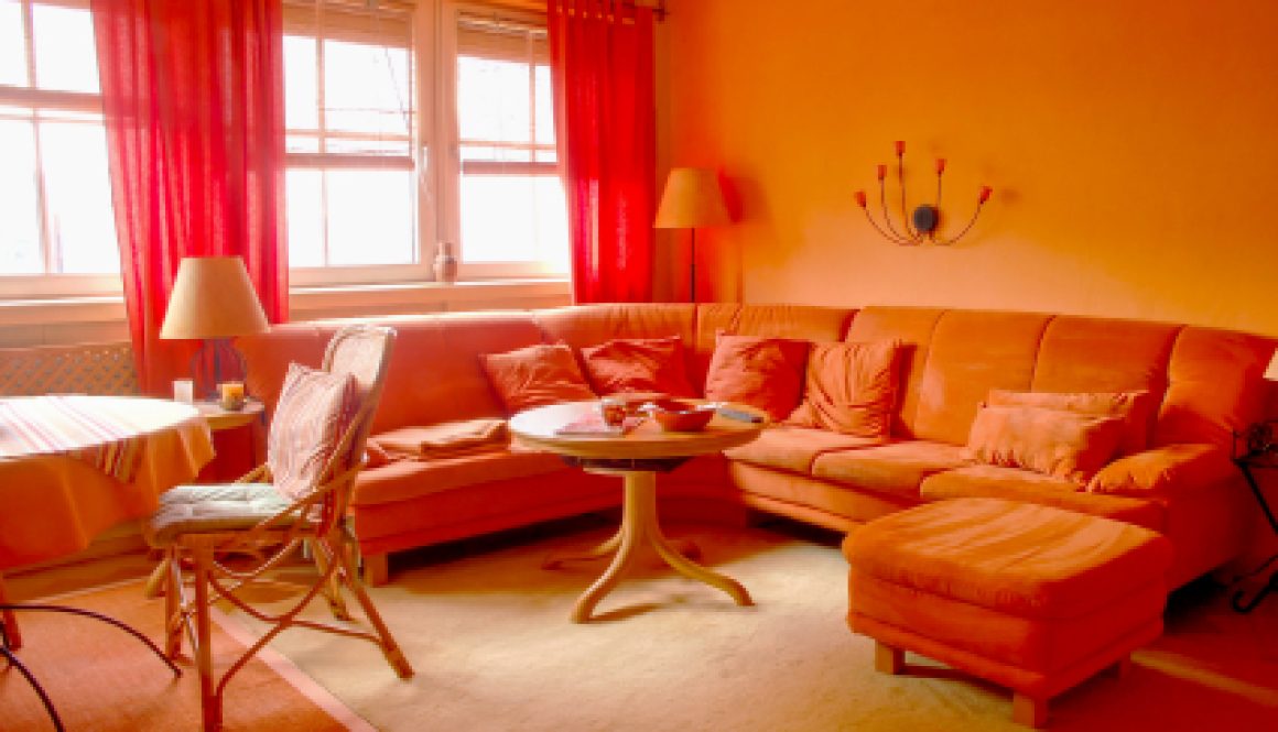 red-and-orange-living-room-l-94b837982a002dc3