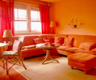red-and-orange-living-room-l-94b837982a002dc3